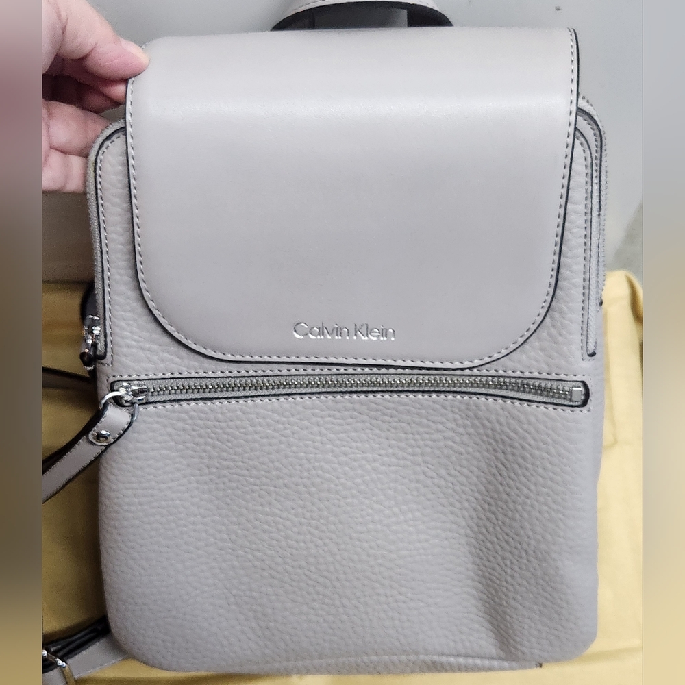 Calvin Klein Elaine Bubble Lamb Novelty Key Item Flap Backpack Dove Gray $168 - Picture 2 of 16